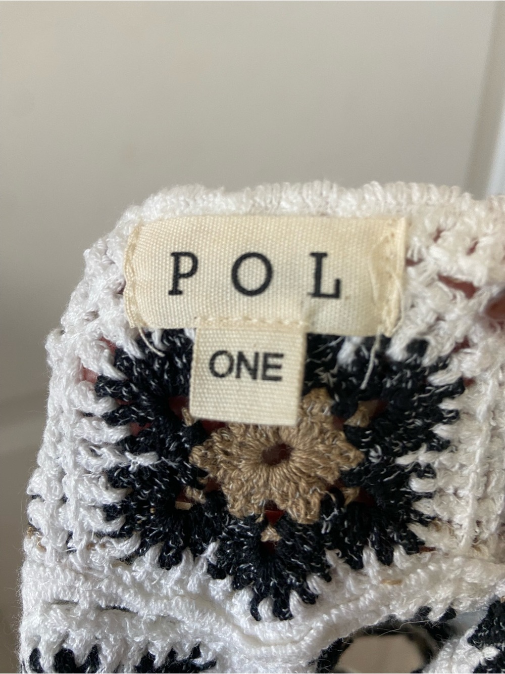 POL Crochet Floral Square Neck Crop Top in White & Black - Picture 6 of 6